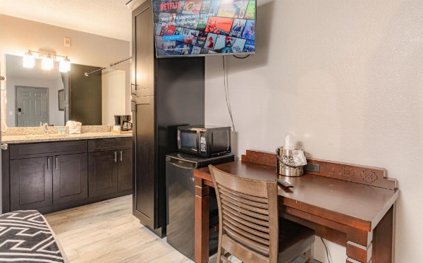 Sunshine Inn image 21