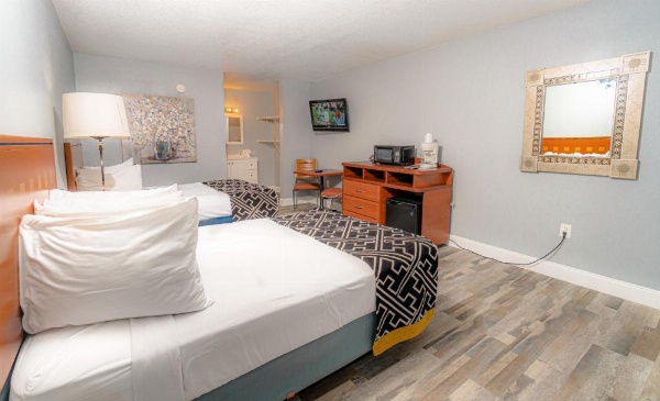 Sunshine Inn image 25