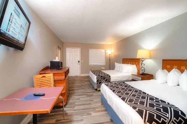 Sunshine Inn image 29